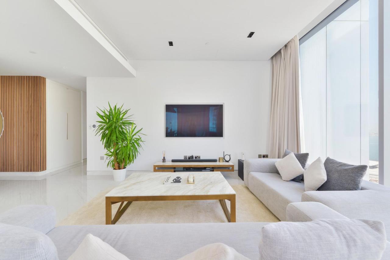 Апартаменти Spectacular 3 Bedroom With Maids Facing The Eye *